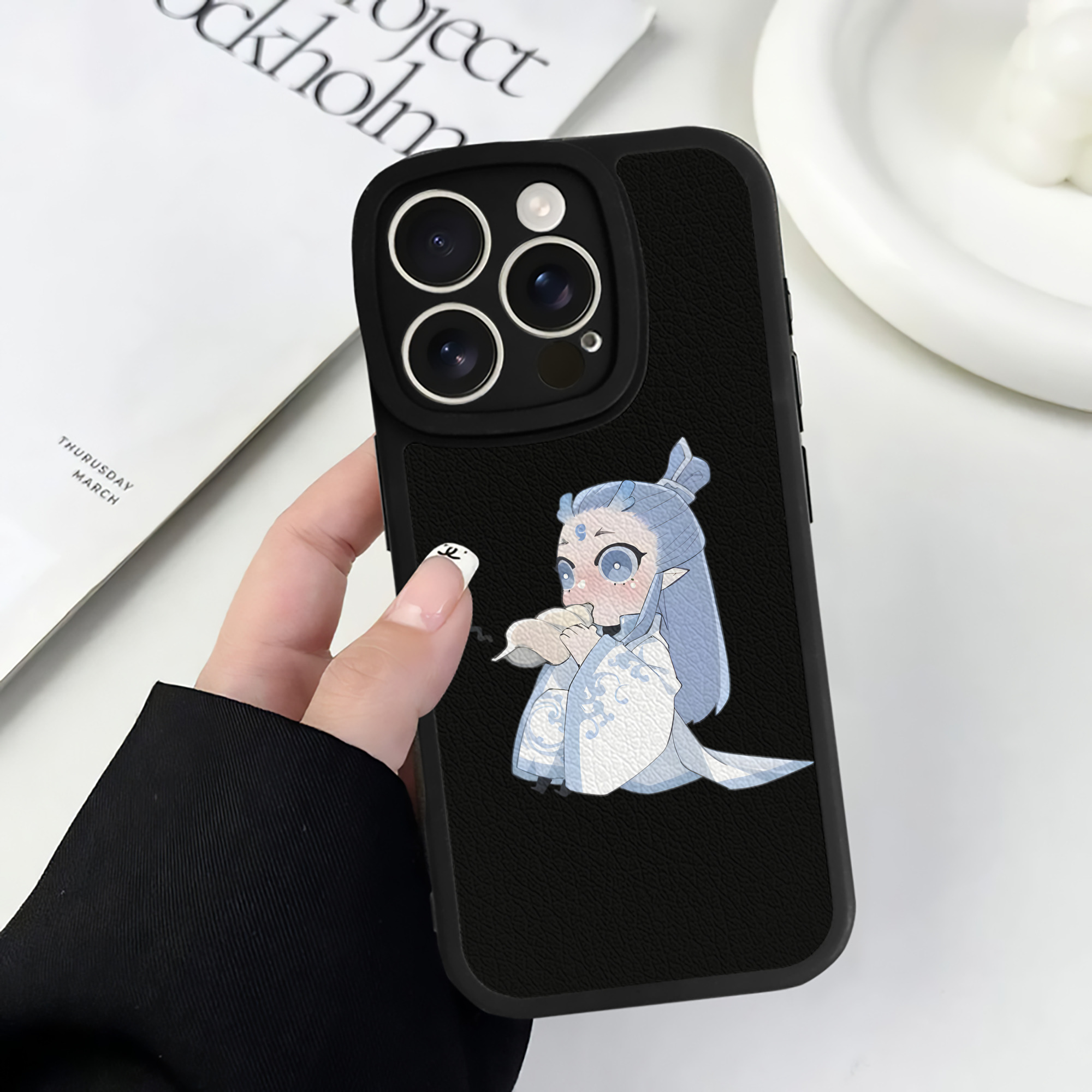 （画像用） Ne Zha 2 ナタ 魔童の大暴れ 【iPhone 16シリーズ対応】シリコンスマホケース（レザー調） 材質：シリコン